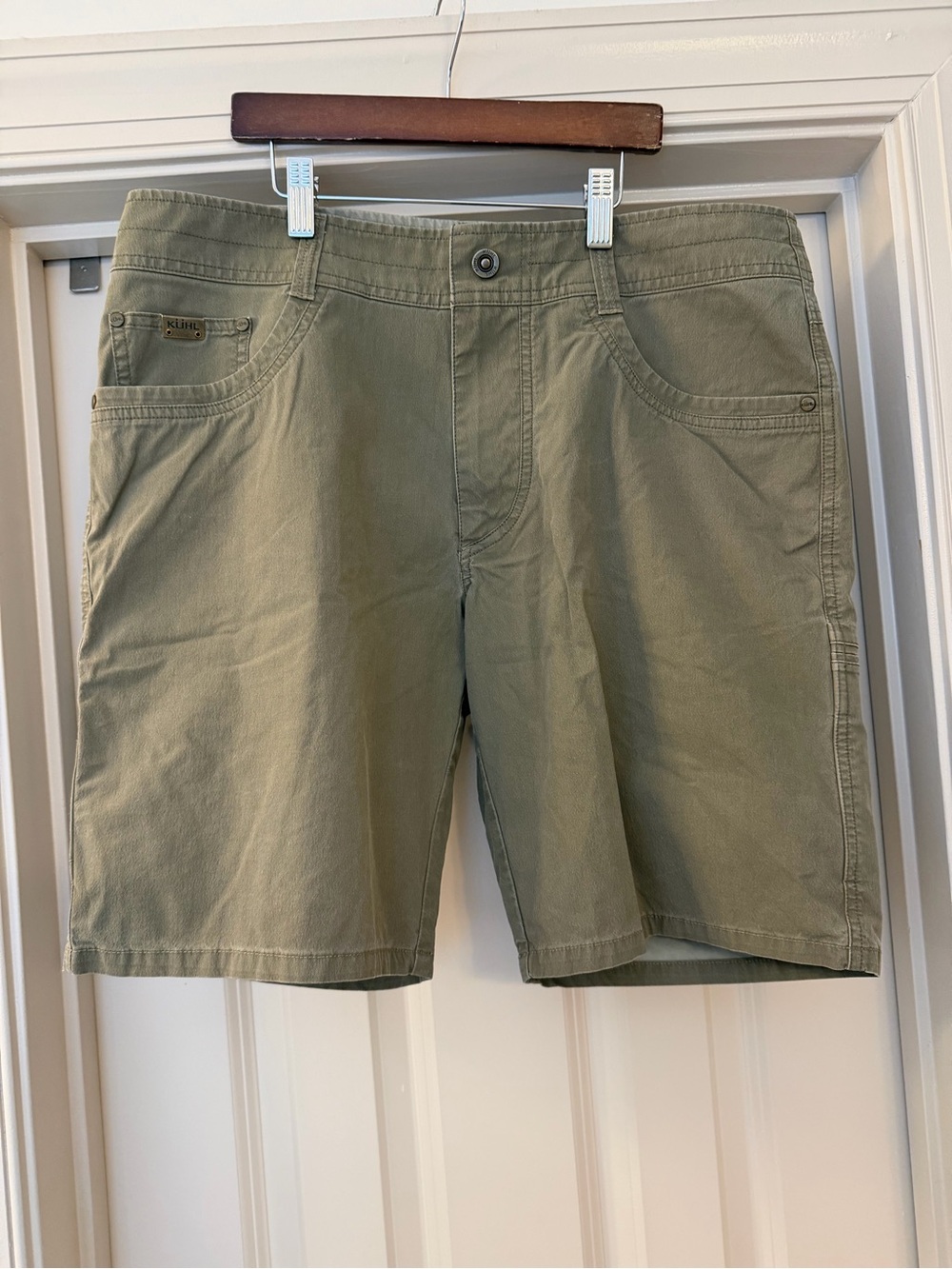 Kuhl Men's size 34 Revolvr Patina Dye Olive Green Utility Hiking Outdoor Shorts